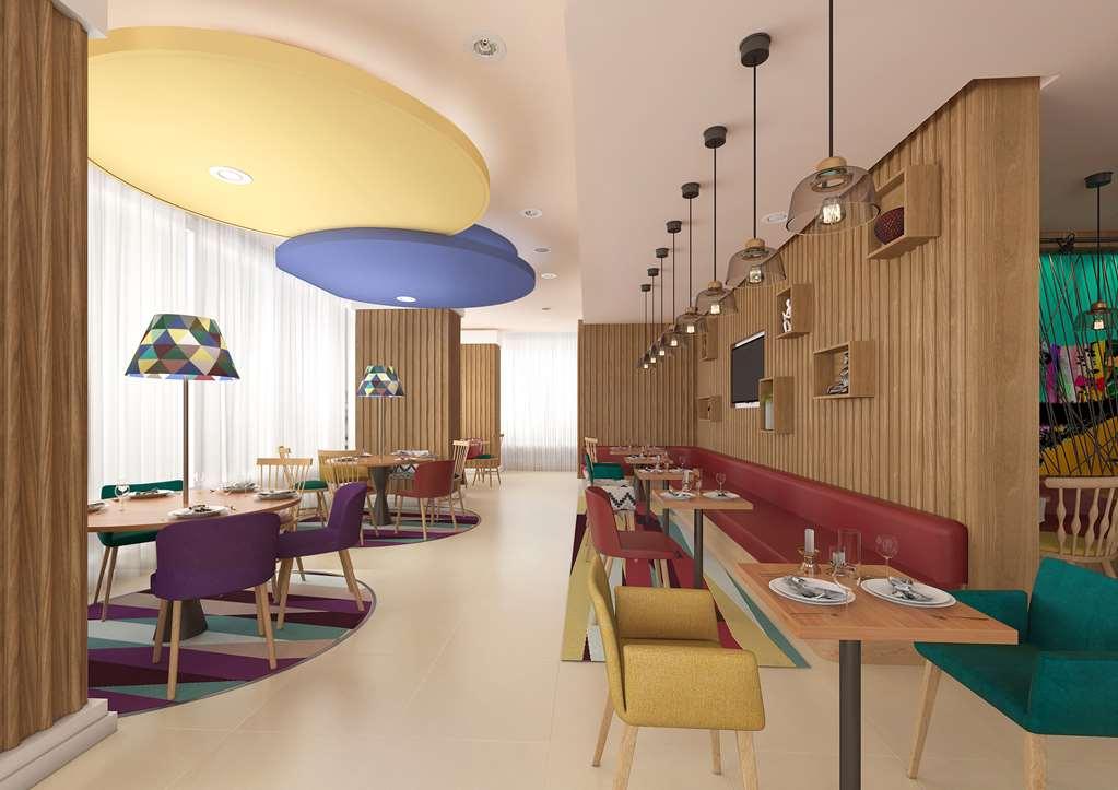 Hampton By Hilton Doha Old Town Hotel Ресторант снимка