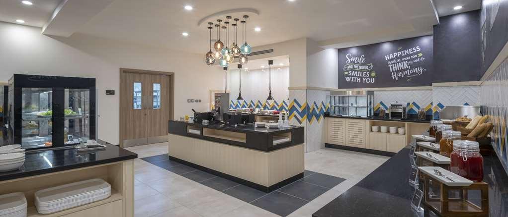 Hampton By Hilton Doha Old Town Hotel Екстериор снимка
