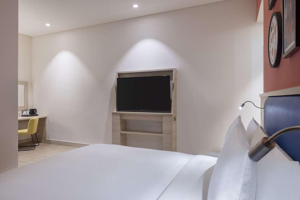 Hampton By Hilton Doha Old Town Hotel Стая снимка