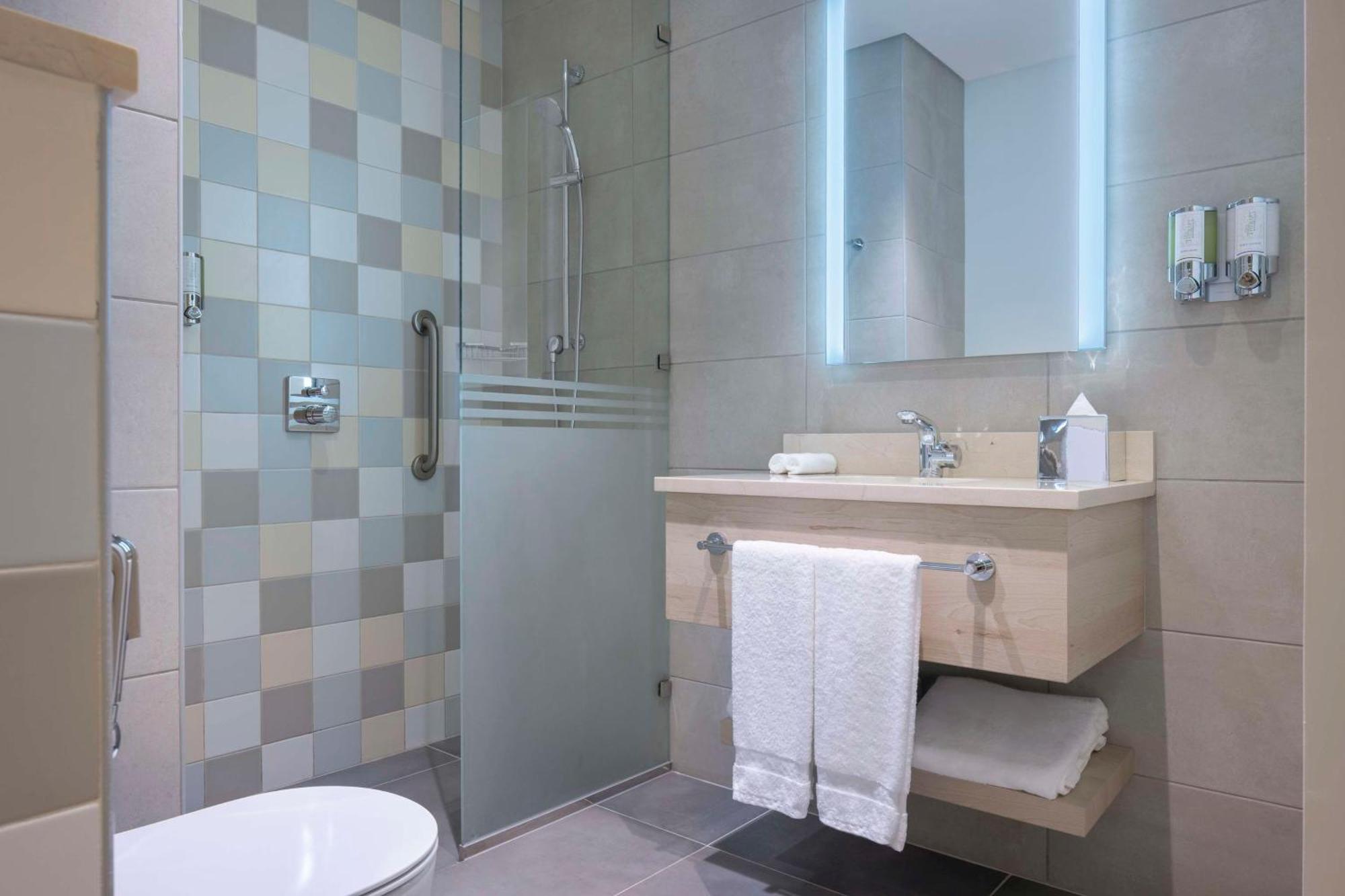Hampton By Hilton Doha Old Town Hotel Екстериор снимка